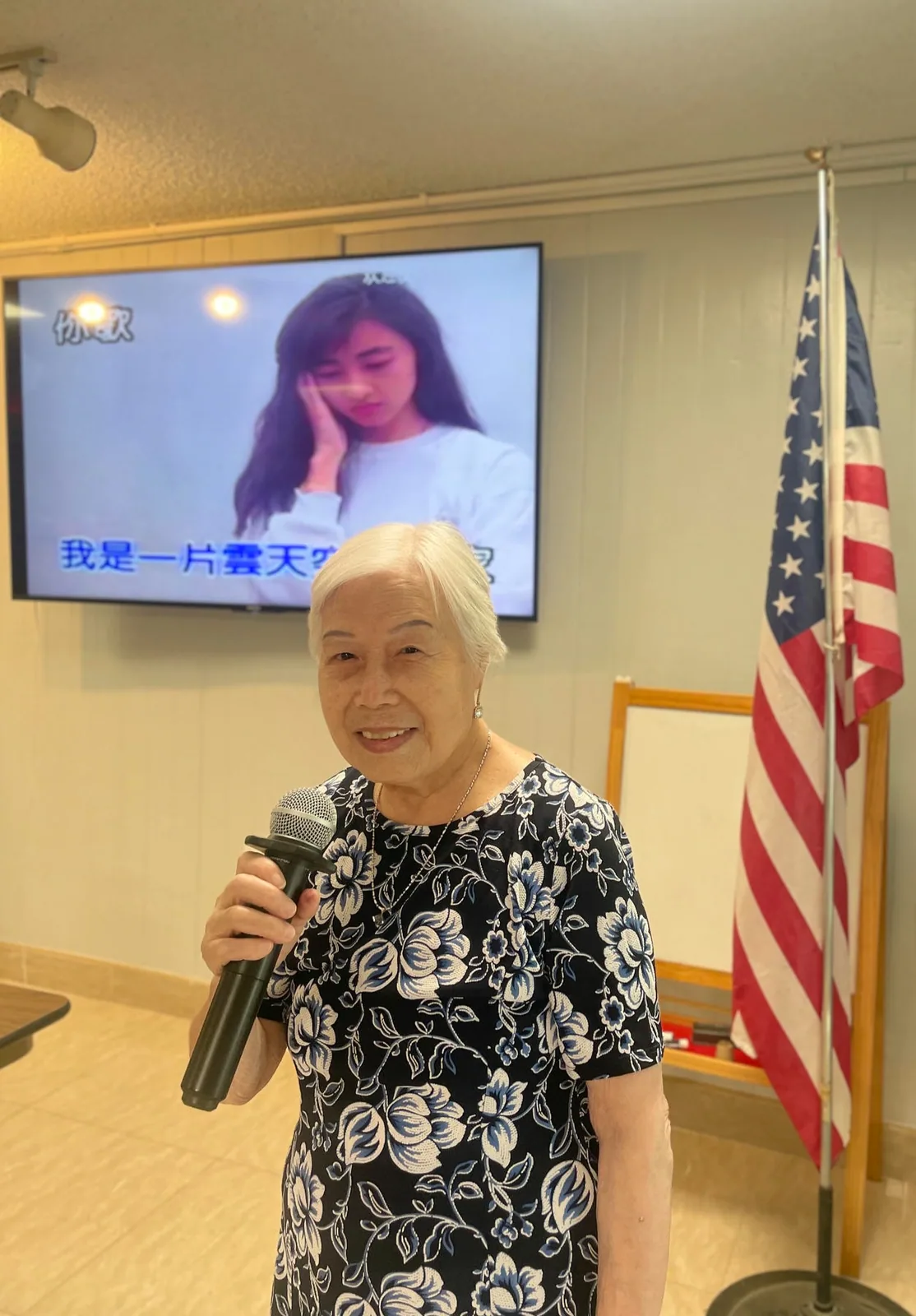 住戶在卡拉OK時光歡唱